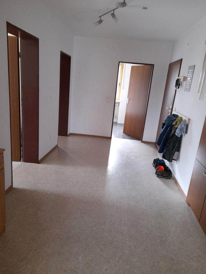 Helle 4-Zimmer-Wohnung in Schwarzhofen