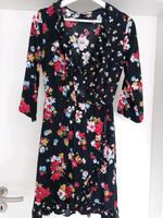Sommerkleid C&A Größe 34 schwarz bunte Blumen Muster Hessen - Schauenburg Vorschau