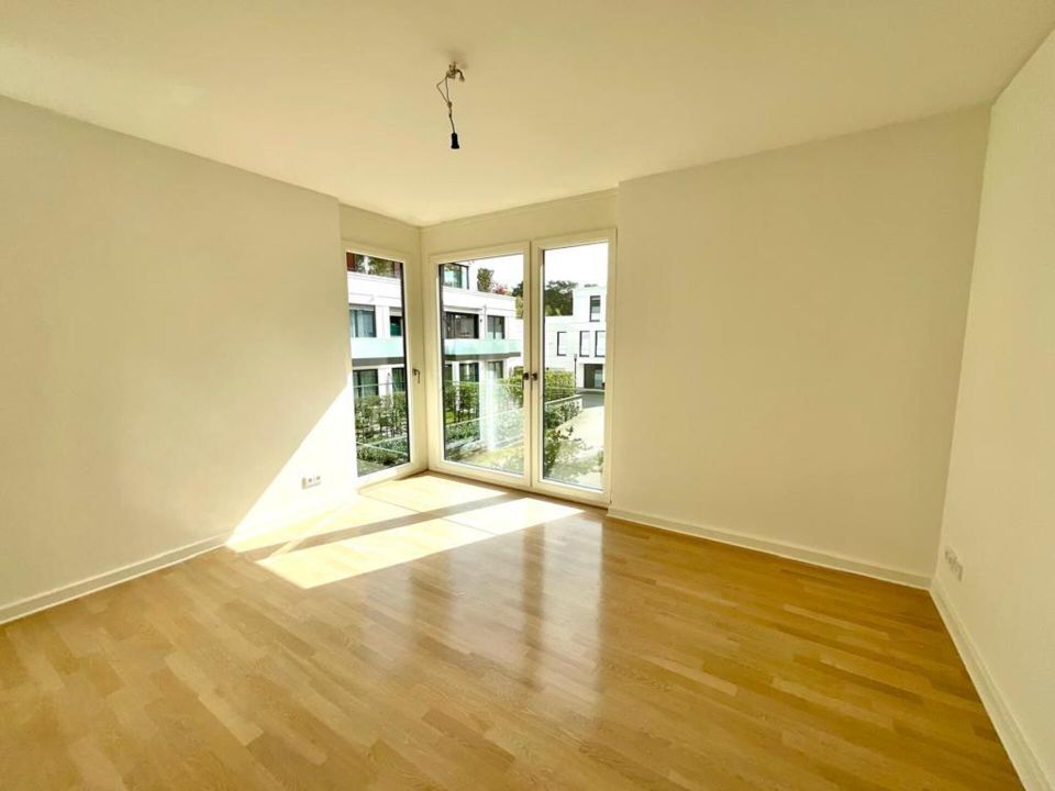 RESERVIERT: Luxuriöse DHH in Dahlem mit eigenem Garten, Dachterrasse + TG Stellplatz in Berlin