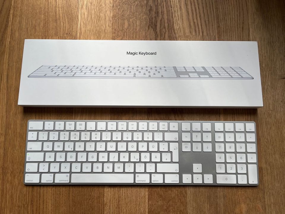 Apple Magic Keyboard mit Ziffernblock QWERTZ (MQ052D/A) Tastatur in Frankfurt am Main