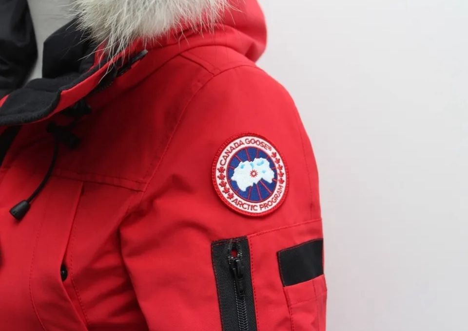 Damen Jacken Canada Goose Montebello - S/M in Löcknitz