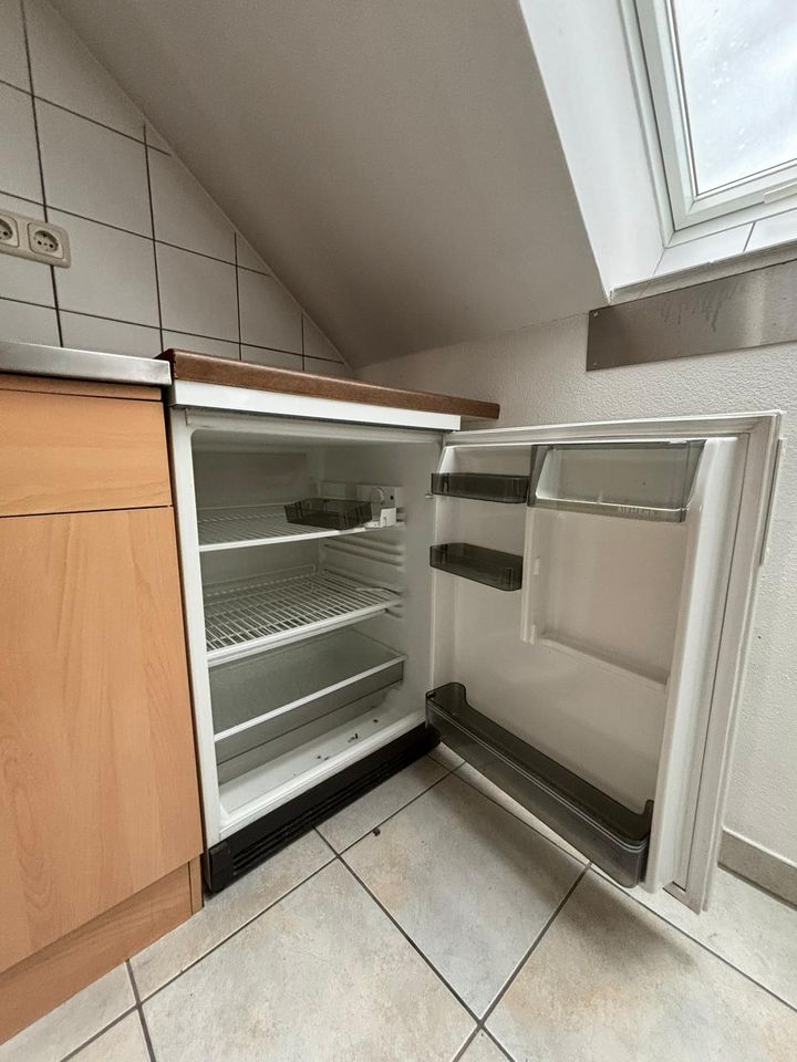 Küchenzeile mit Kühlschrank - Spüle - 2 Platten- Kochfeld in Hilpoltstein