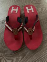 Tommy Hilfiger Sandaletten, Zehentrenner. Gr.40 Nordrhein-Westfalen - Gelsenkirchen Vorschau