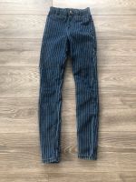 Slim skinny Jeans von Bershka Gr. 32 neuwertig Niedersachsen - Nordstemmen Vorschau