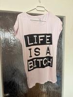 Rosa T-shirt mit Print Life is a Bitch Gr. M New Yorker Sachsen - Herrnhut Vorschau