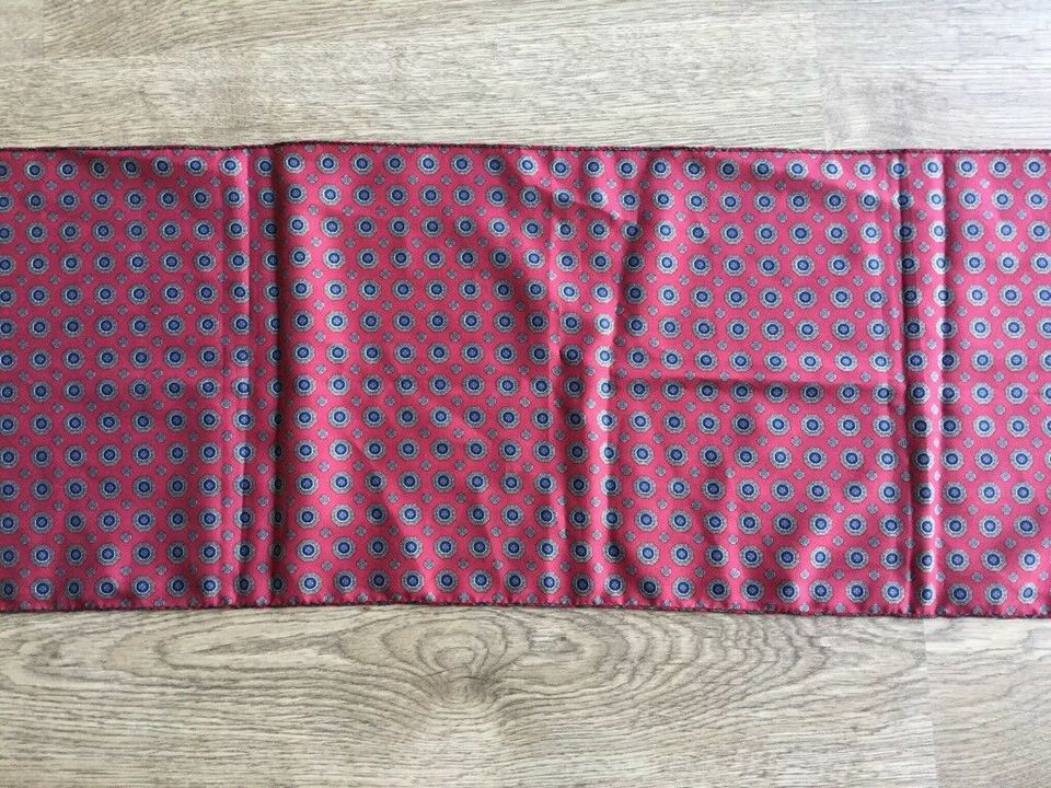 Bordeaux farbenes Halstuch mit blauem Muster, Länge: ca 154 cm in Nickenich