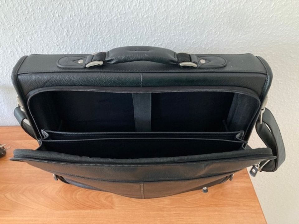 Laptop-Tasche von Dell mit einer Displaygröße von bis zu 14 Zoll in Göttingen