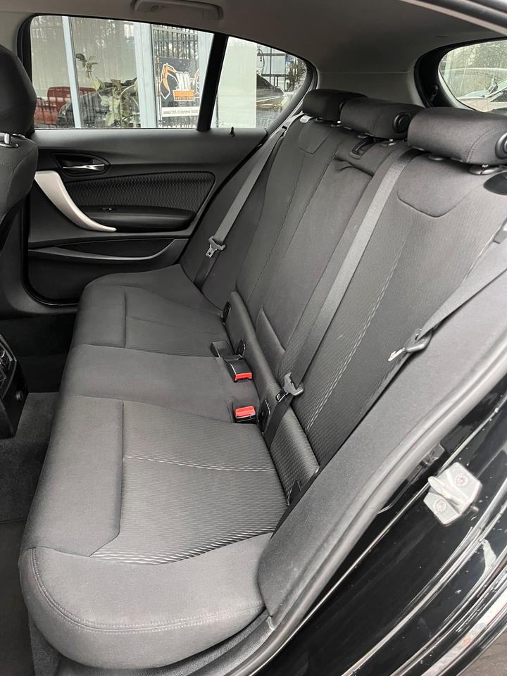 BMW 1er 118d 143PS Schiebedach Glas Bi-Xenon Top Zustand in Kamenz