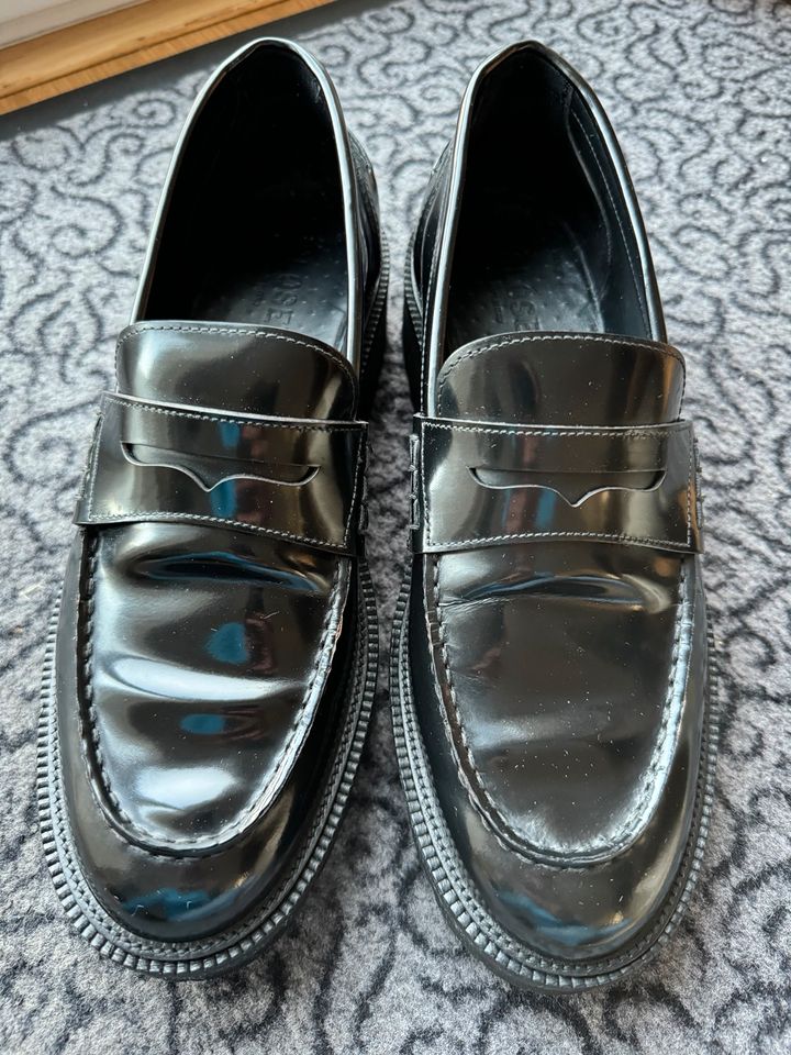 Closed Schuhe Loafers in Ladenburg