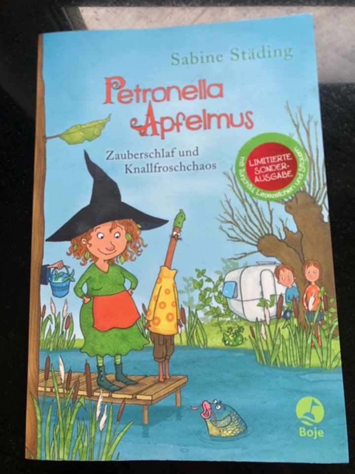 Petronella Apfelmus Bücher - neuwertig in Bad Driburg