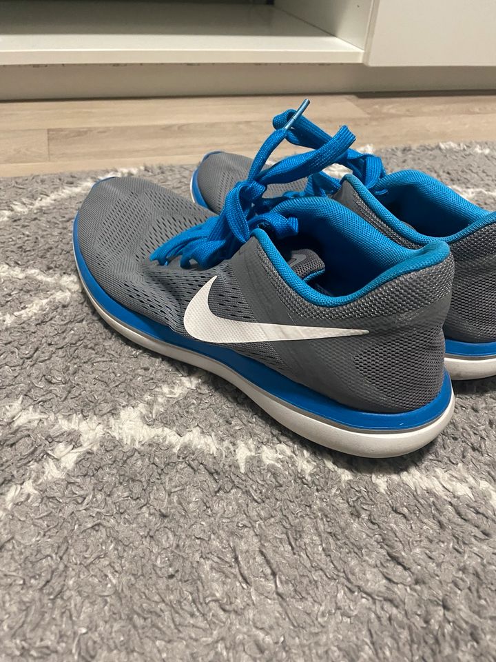 Nike Sportschuhe 42,5 Blau Grau in Wuppertal