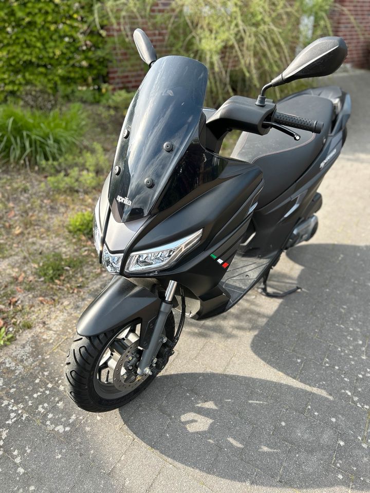 Aprilia SXR 50 Matt Black Roller ( 2022 ) ! in Bissendorf