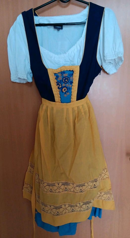 Dirndl Tracht Gr. 40 M / L in Cölbe