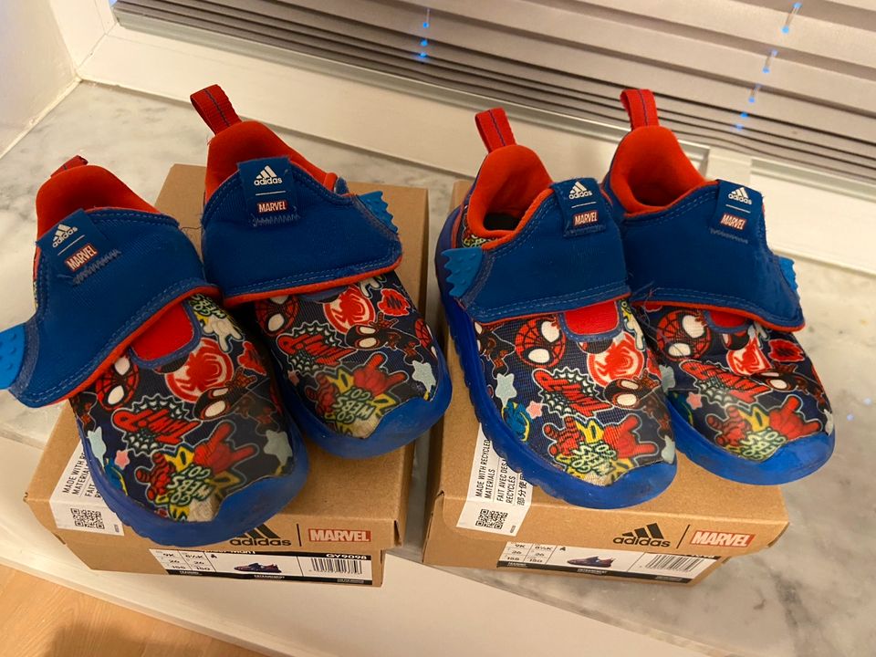 Adidas Marvel Spider-Man Spidey Turnschuhe 26 Klettverschluss in Herten