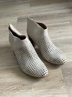 Cafè Noir Stiefelette Beige in Gr. 40 *trendig* Neuhausen-Nymphenburg - Neuhausen Vorschau