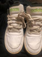 Adidas Turnschuh (39 1/2) Nordrhein-Westfalen - Geseke Vorschau