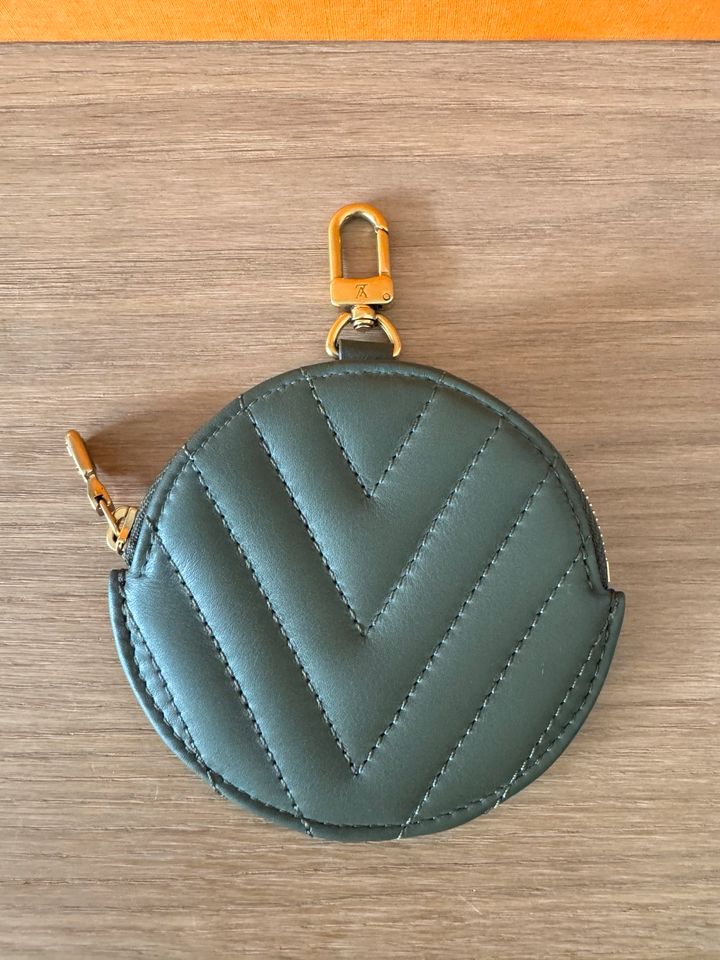 Louis Vuitton multi pochette wave khaki in Bad Orb