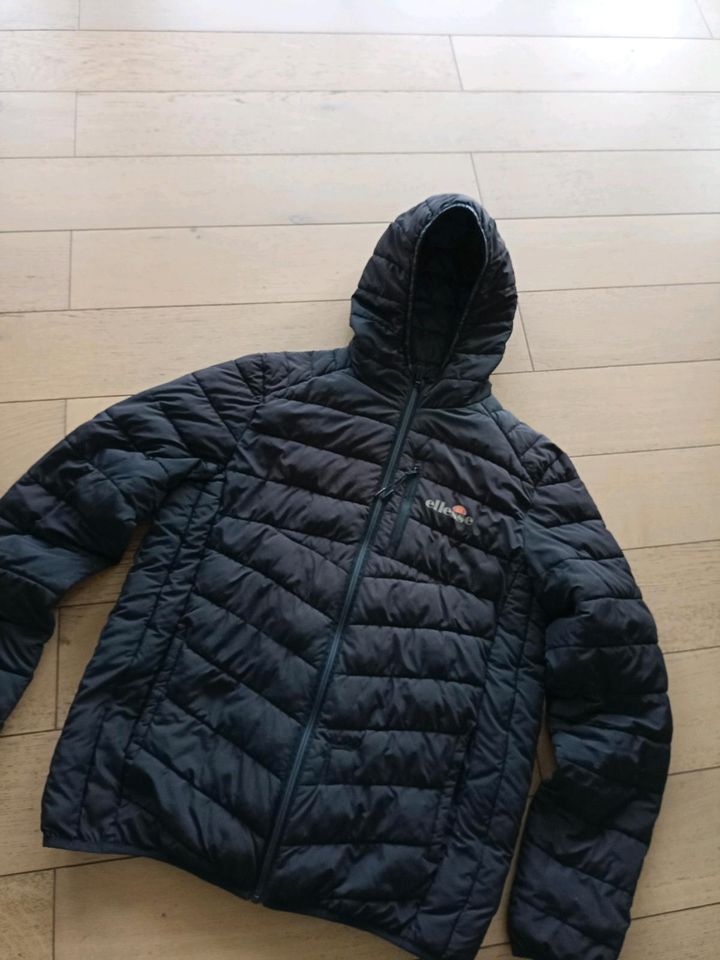 Ellesse Daunen Jacke in Siegen