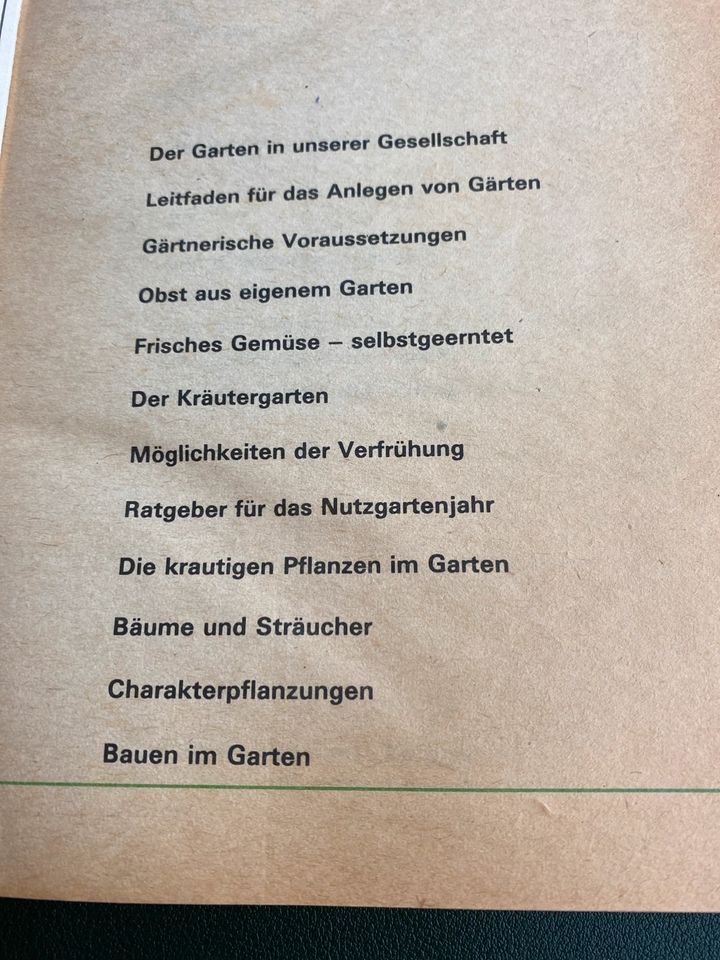 Gartenbuch 2 zu einem Preis in Neubrandenburg