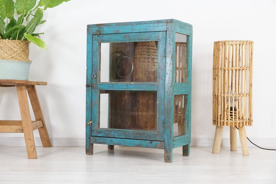 alte blaue Vitrine in Teak-massiv Vintage-Schrank von Antik-Lux in Centrum