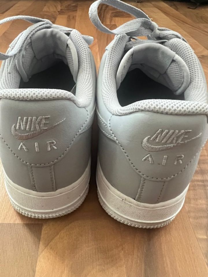 Nike Air taube, Gr. 44,5 / neuwertig in Rüsselsheim