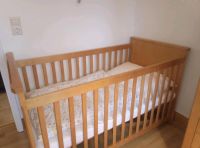 Kinderzimmer Babyzimmer Bett Wickelkommode Kleiderschrank Nordrhein-Westfalen - Arnsberg Vorschau