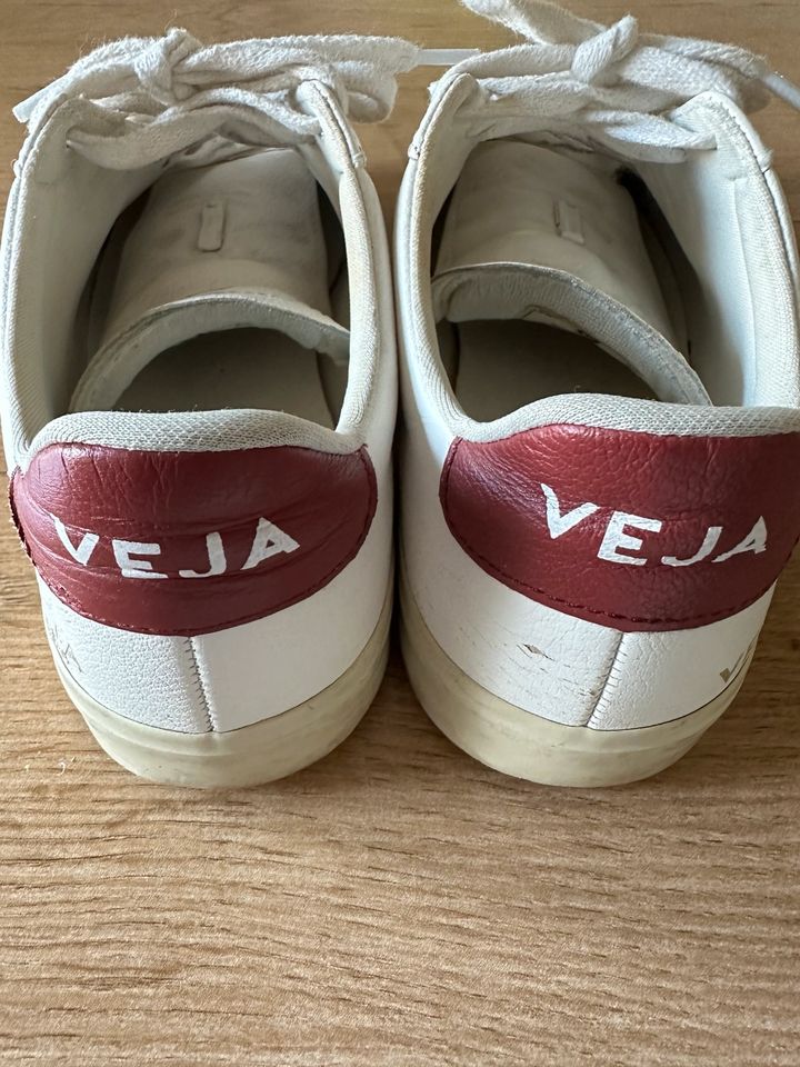 VEJA Sneaker Gr. 39 in Lichtenfels