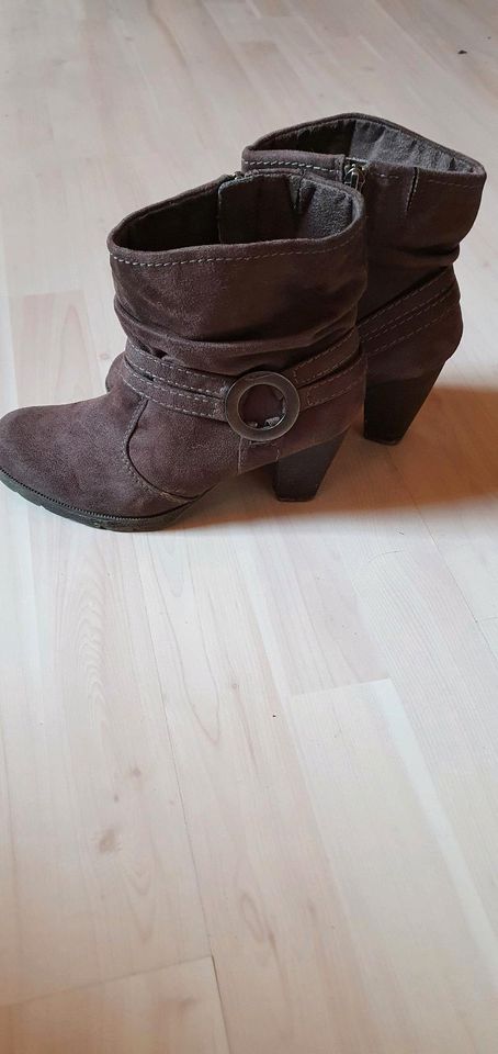 Stiefel Tamaris in Wendlingen am Neckar