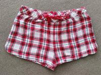Neuwertige Schlafshorts kariert Gr.40/42 Tchibo Bayern - Gauting Vorschau