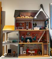 Kidkraft großes Puppenhaus / Barbiehaus mit Puppen Nordrhein-Westfalen - Castrop-Rauxel Vorschau