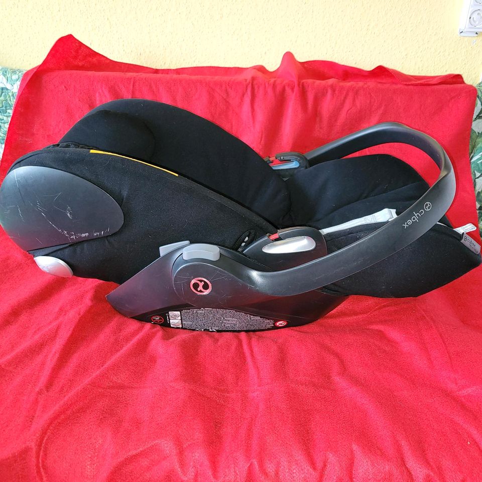 Cybex Cloud Q Babyschale Black mit Base-Q-fix Set in Köln