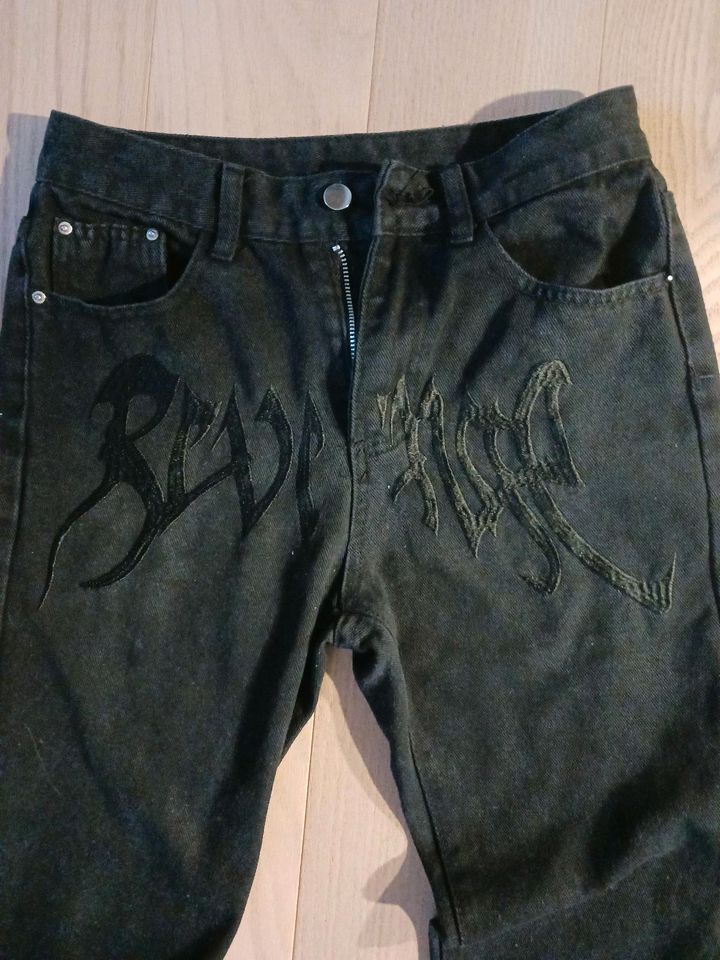 Schwarze Jeans in Freiburg im Breisgau