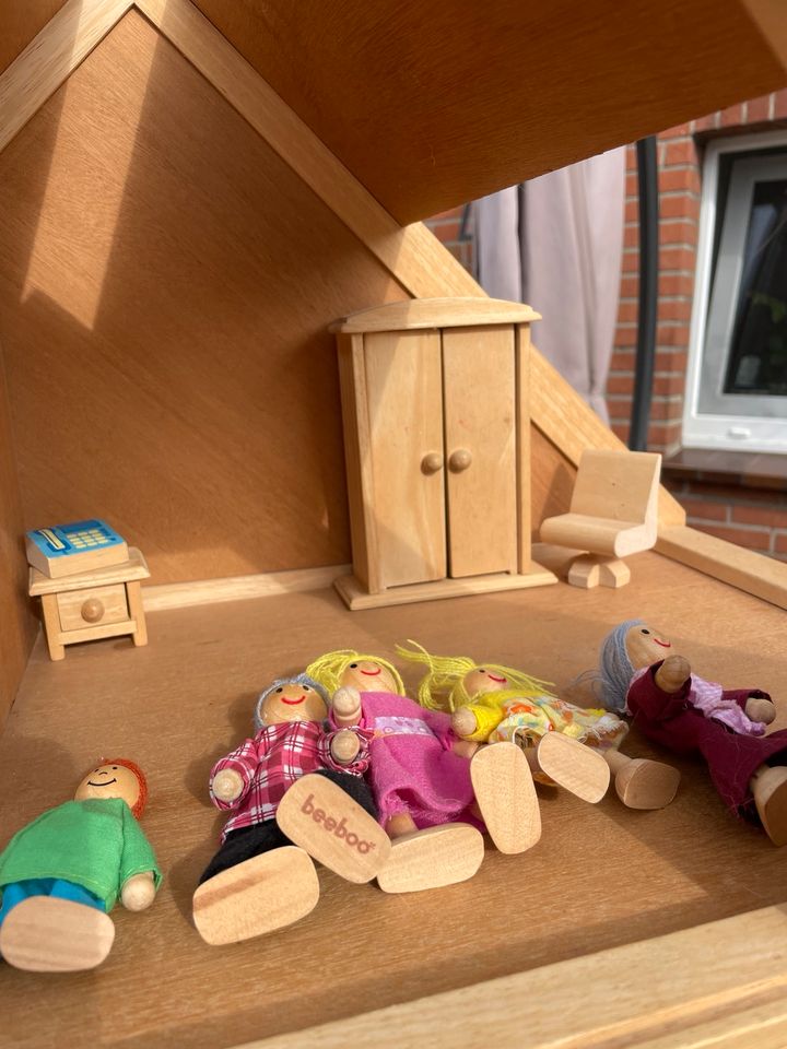 Puppenhaus aus Holz in Bocholt