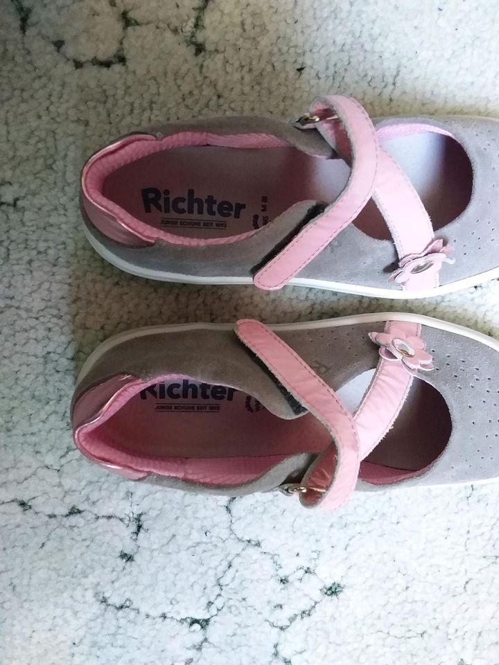 Richter Schuhe Mädchen 32 grau Sandalen wenig getragen in Schildow