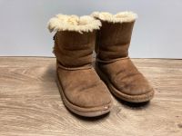 UGG Bailey Bow Boots (Größe 32) Baden-Württemberg - Renningen Vorschau