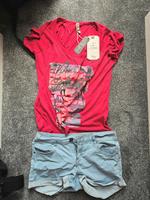 Kleider Paket Set Shorts Jeans und Shirt rot blau M 38 Niedersachsen - Bad Eilsen Vorschau