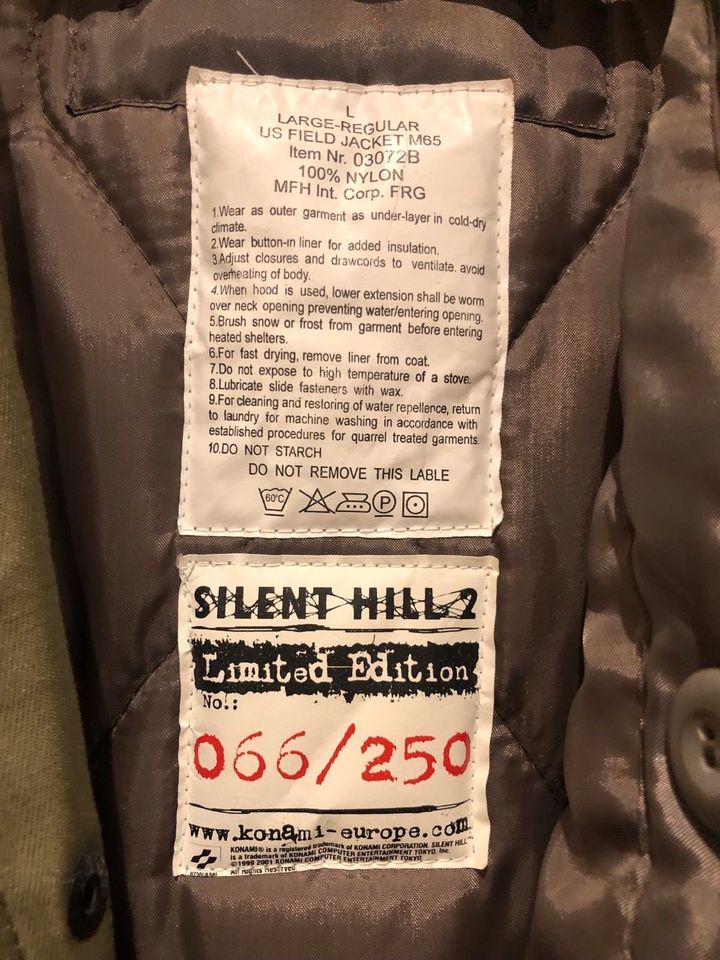 SILENT HILL 2 / KONAMI 2001 JAMES SUNDERLAND JACKET *ULTRA RARE* in Mauer