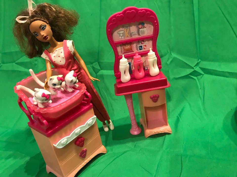 Barbie singende Schwestern mit Bühne Meerjungfrau Katze in Baar-Ebenhausen