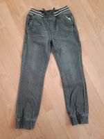 Jeans Jeanshose Gr 146 grau Gummizug Sachsen-Anhalt - Gröbzig Vorschau