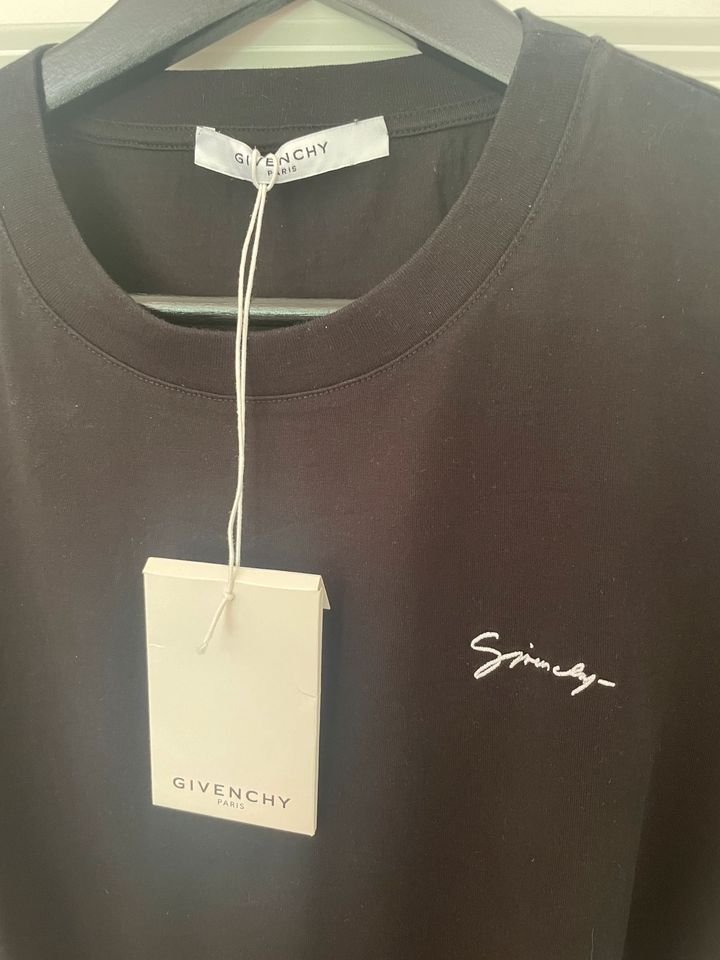 Givenchy Signature Logo T-Shirt in Frankfurt am Main