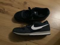 Nike Schuhe Sneaker Gr. 40,5 dunkelblau Kreis Pinneberg - Uetersen Vorschau