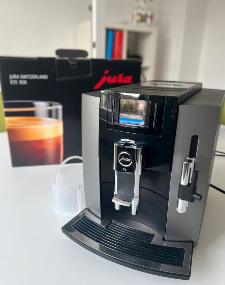 JURA E8 Kaffeemaschine Kaffeevollautomat in Dortmund