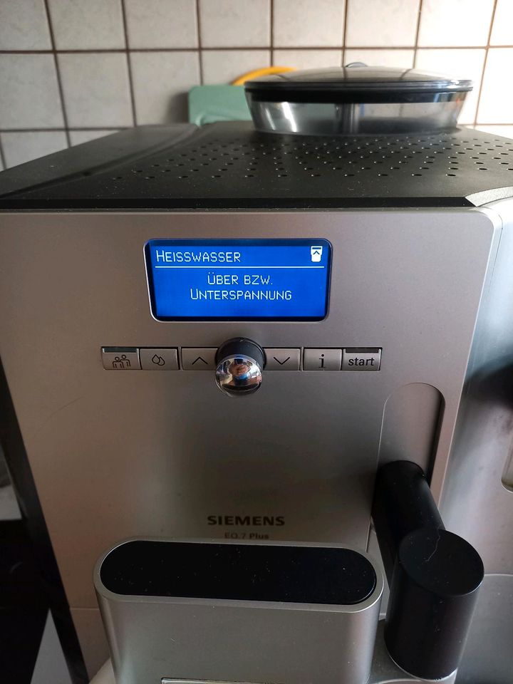 KAFFEEVOLLAUTOMAT SIEMENS EQ.7 PLUS / BASTLERGERÄT in Pirna