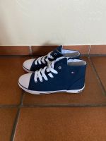 Der Frühling ist da: Tommy Hilfiger Sneaker/Chucks Größe 37 NEU Niedersachsen - Visselhövede Vorschau