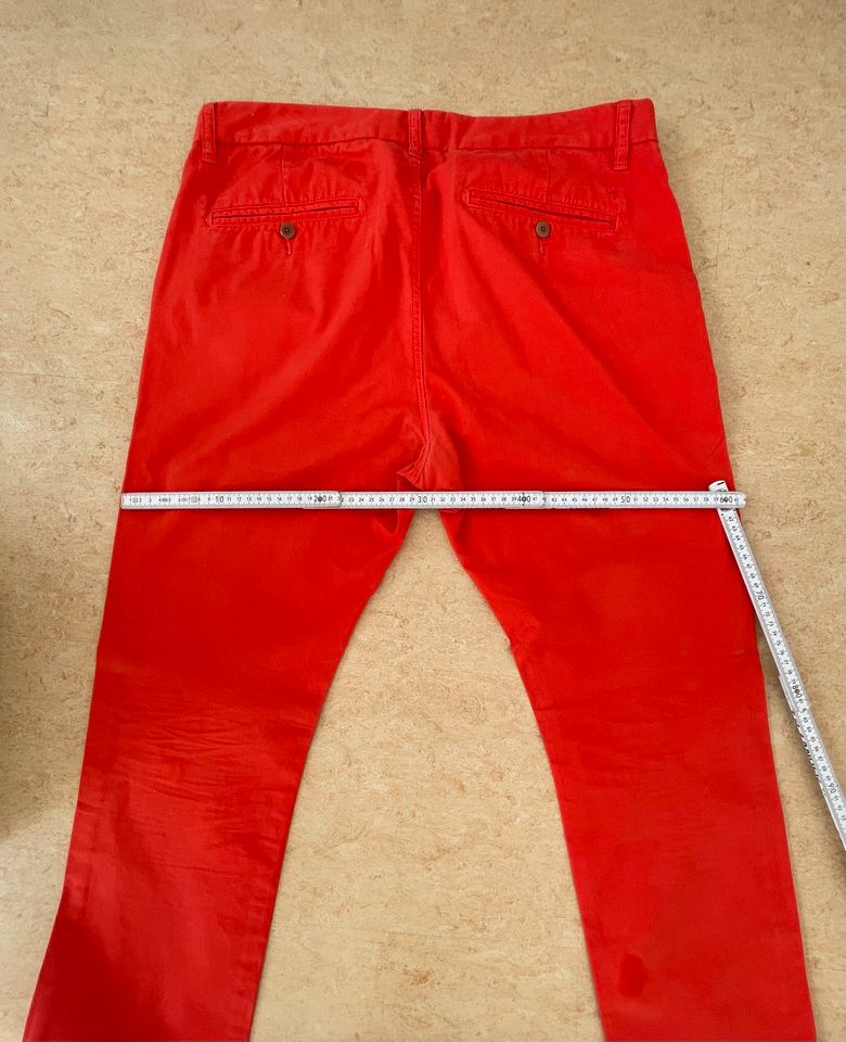 Closed Chino Clifton slim Gr. 34, rot, Herren Sommerhose, 100% BW in Eberstadt