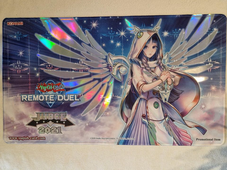 Yugioh Holo Playmat Diviner of the Herald NEU Spielmatte + Beutel in Berlin