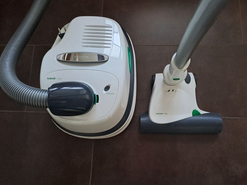 Vorwerk Kobold VT270 Staubsauger und Bodenwischer in Weitersburg