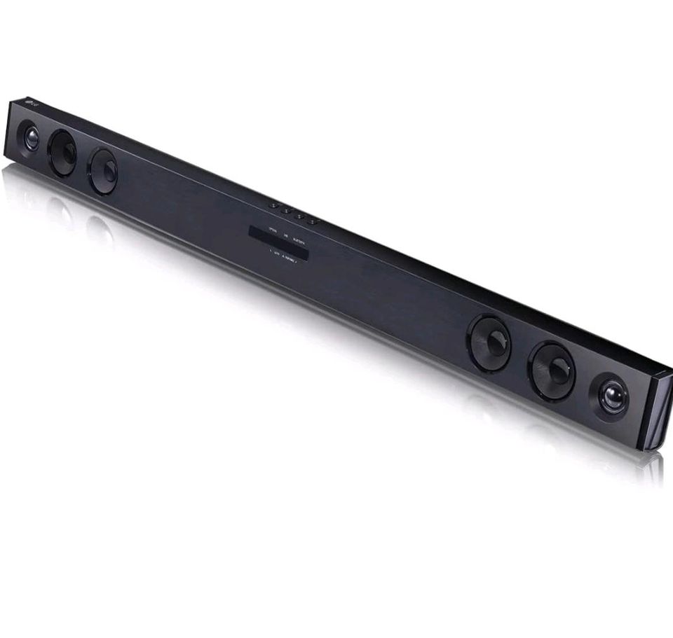 LG LED 4K UHD TV 55", LG SJ3 Soundbar, Hama Rear-Surround in Unterschleißheim