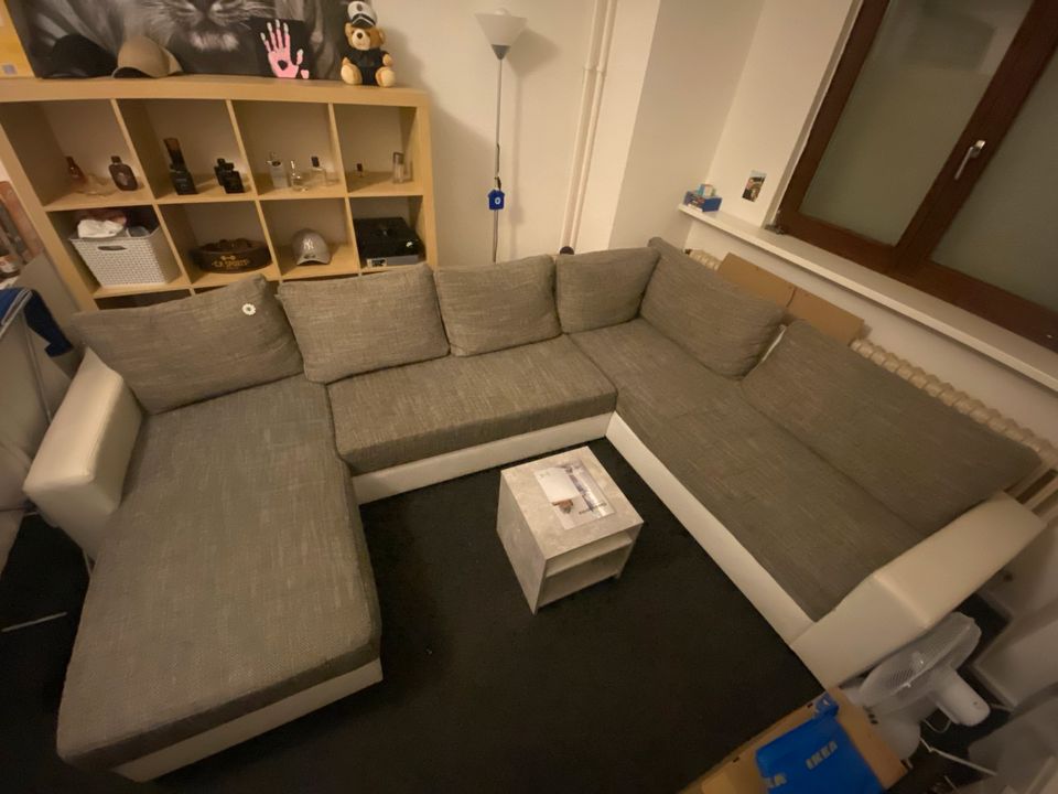 Sofa/Couch grau U-Form in Berlin