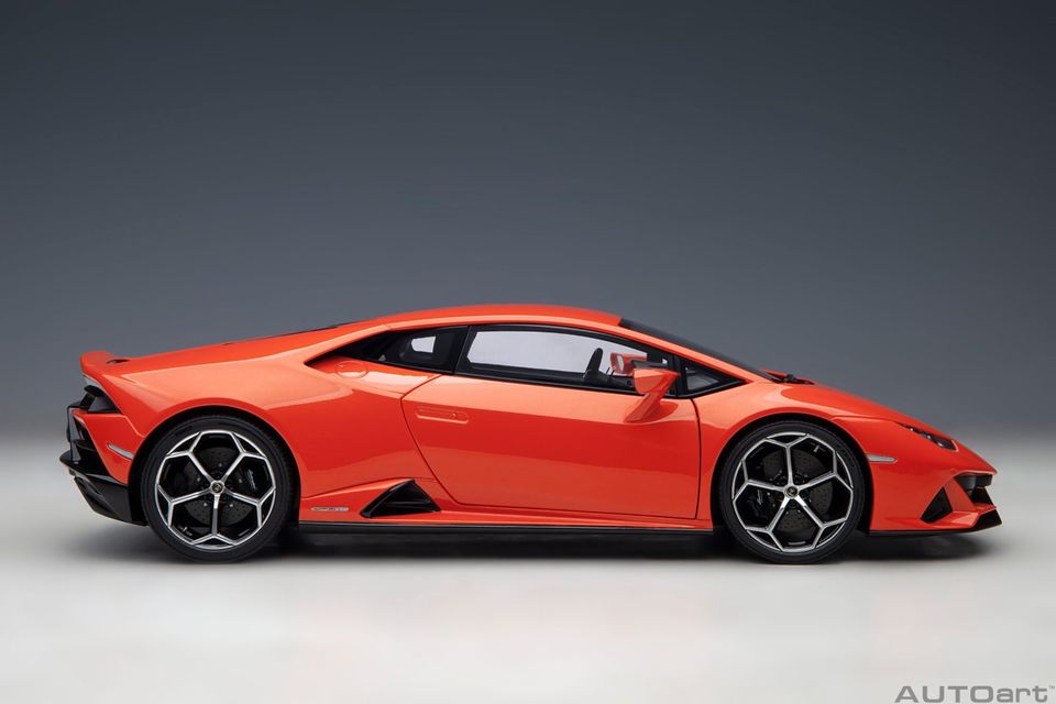 1:18 AUTOart Huracan Evo 2019 Neuheiten April 2023 3 Farben in Waiblingen